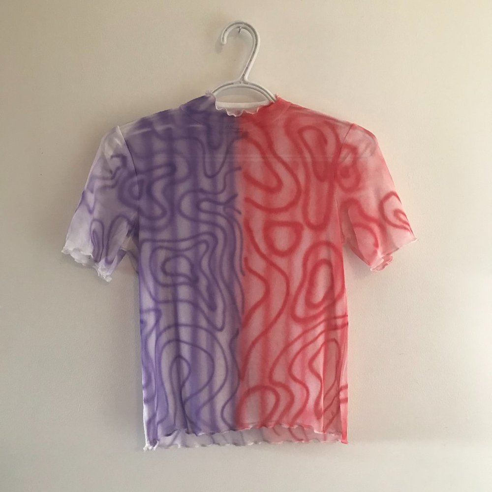 Colourful mesh top